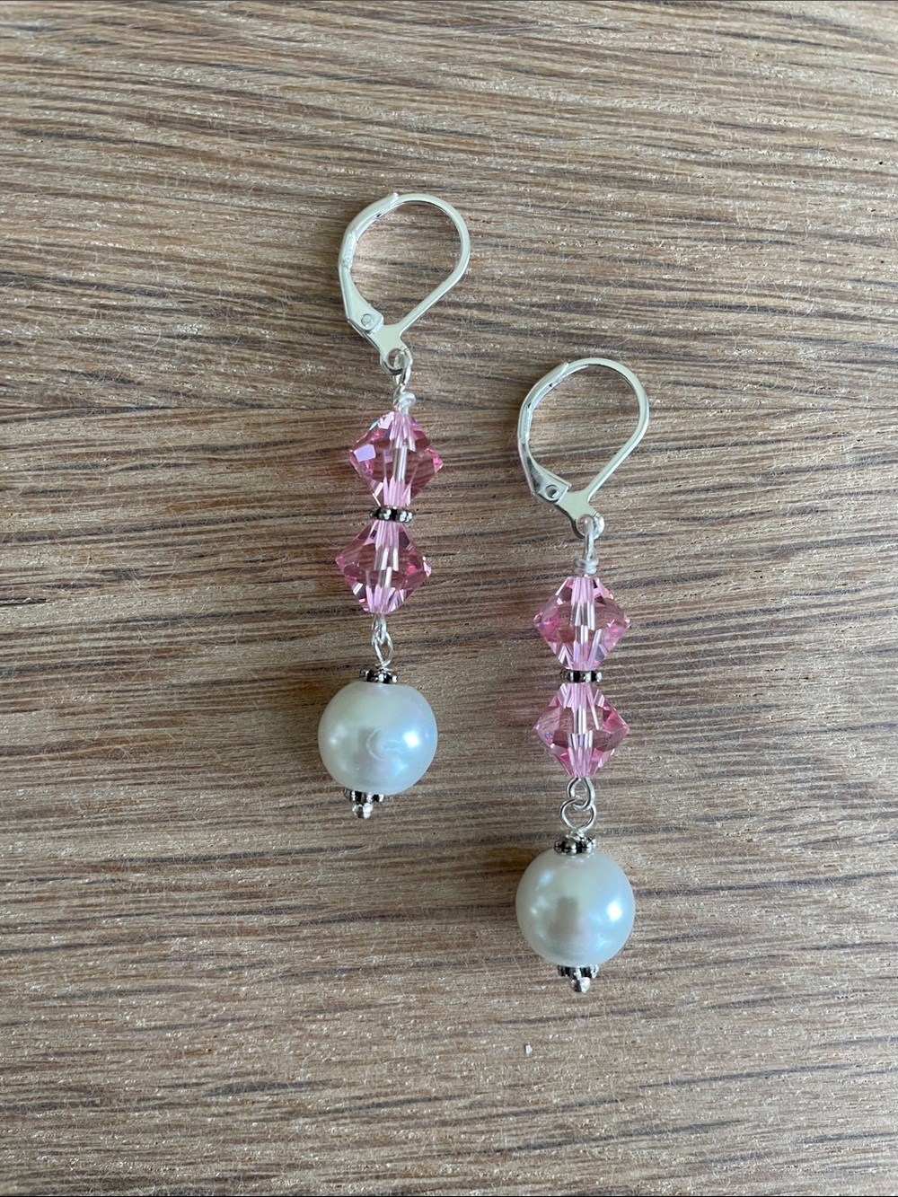 HAND CRAFTED LIGHT ROSE PINK SWAROVSKI CRYSTAL & FAUX PEARL DANGLE EARRINGS